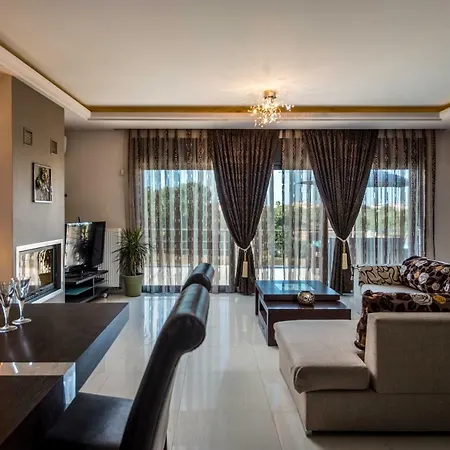 Callista With Private Pool And Hot Tub Вилла Сисси